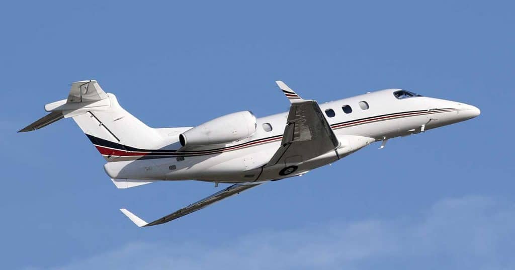 Embraer Phenom 300 im Flug